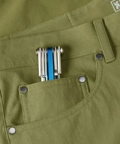 SHORT CHROME MADRONA 5 POCKET OLIVE 11 SHORT CHROME MADRONA 5 POCKET OLIVE -Vélo Boutique 6 ap 455 olbr