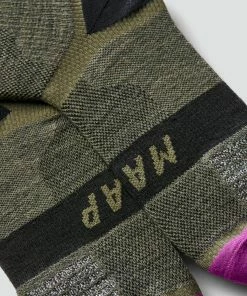 CHAUSSETTES MAAP ALT ROAD MERINO OLIVE 8 CHAUSSETTES MAAP ALT ROAD MERINO OLIVE -Vélo Boutique alt roadmerinosock olive pdp specs 02 desktop