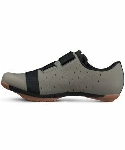 SHOES FIZIK TERRA POWERSTRAP X4 MUD CARAMED -Vélo Boutique best gravel shoes fizik 5 terra powerstrap x4 mud caramel endurance riding