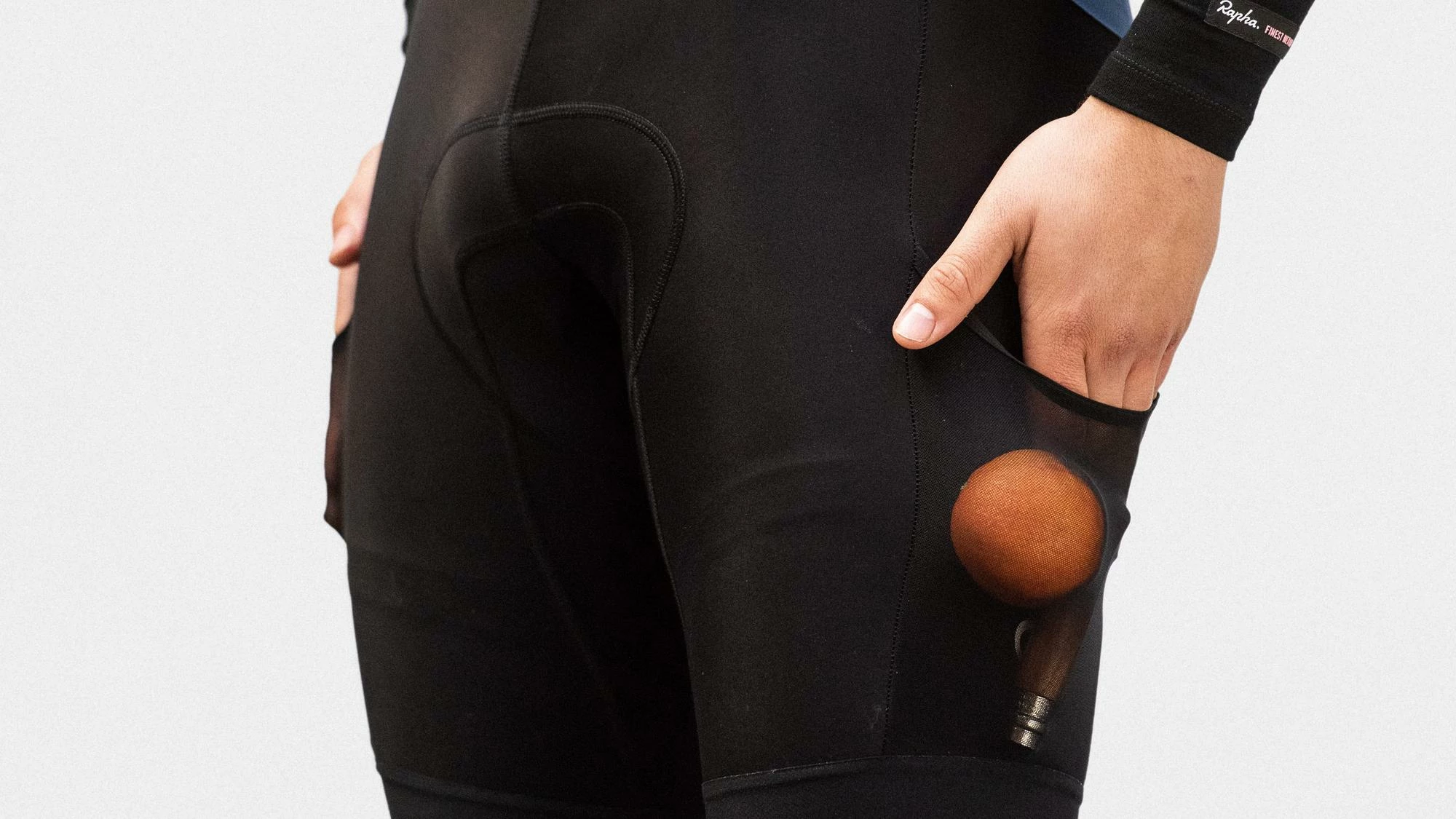 CUISSARD RAPHA CORE CARGO BIB NOIR 5 CUISSARD RAPHA CORE CARGO BIB NOIR – Image 3