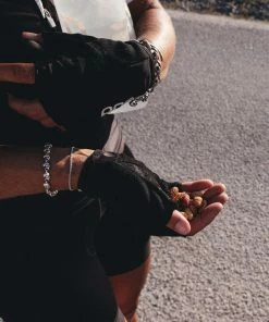 GANTS POC ESSENTIAL SHORT URANIUM BLACK 7 GANTS POC ESSENTIAL SHORT URANIUM BLACK -Vélo Boutique essential 20short 20glove 20uranium 20black 3 87646099 fda6 43c5 bf8b 2b31a65c0129 1200x