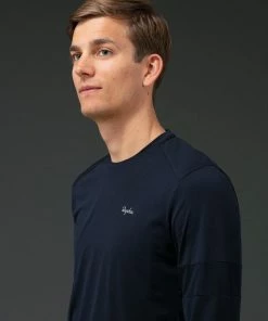 TEE SHIRT RAPHA TECHNICAL LONG SLEEVE 12 TEE SHIRT RAPHA TECHNICAL LONG SLEEVE -Vélo Boutique explore 2019 6504 web final