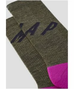 CHAUSSETTES MAAP ALT ROAD MERINO LT OLIVE/PINK 7 CHAUSSETTES MAAP ALT ROAD MERINO LT OLIVE/PINK -Vélo Boutique maap altroad merino sock olive blue 2