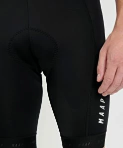 CUISSARD MAAP TRAINING BIB BLACK WHITE 12 CUISSARD MAAP TRAINING BIB BLACK WHITE -Vélo Boutique male bib training black mab104 maap cycling apparel pdp specs 03 desktop