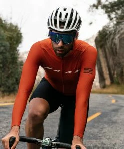 MAILLOT MAAP EVADE PRO BASE LS JERSEY BRICK 11 MAILLOT MAAP EVADE PRO BASE LS JERSEY BRICK -Vélo Boutique mens evade pro base ls jersey map mal087 brk brick pdp lifestyle 01 desktop