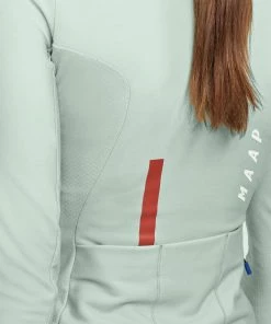 MAILLOT MAAP WOMEN FORCE PRO LS JERSEY SPEARMINT 10 MAILLOT MAAP WOMEN FORCE PRO LS JERSEY SPEARMINT -Vélo Boutique womenswomen sforceprolsjerseymap wal047 spmspearmint pdp additional images 02 desktop